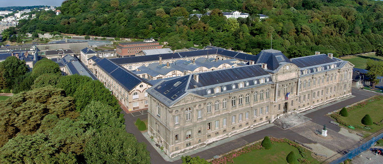 Mise-en-avant-Vue-aérienne-de-Sèvres---Manufacture-et-Musée-nationaux_1,-avec-l'aimable-autorisation-de-la-Ville-de-Sèvres